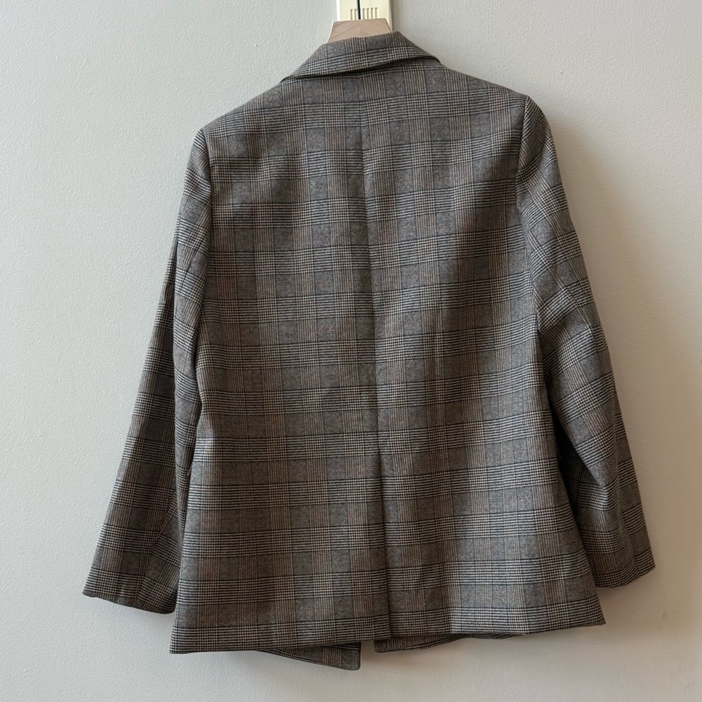 Plaid Double-Breasted Blazer in Brown Plaid - Picture 3 of 3